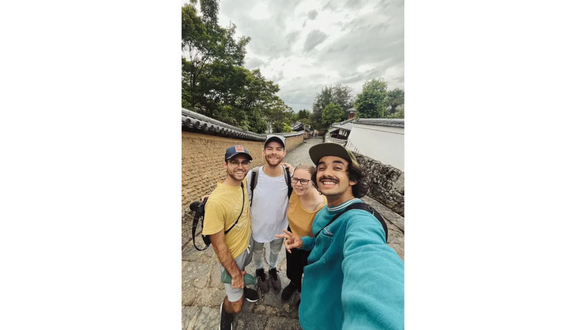 SOSM students together on campus
